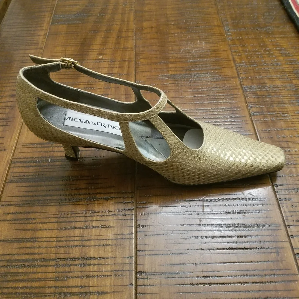 Alfonzo & Franco Golden Beige scale pattern shoes